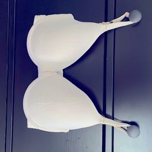 Lively light pink bra